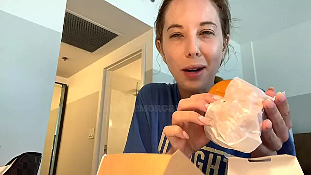 Innocente Biondona, Pornostar Bionda Scopa, Pompino Tettona, Pompino Reale, Pompino Cute, Tette Piccole