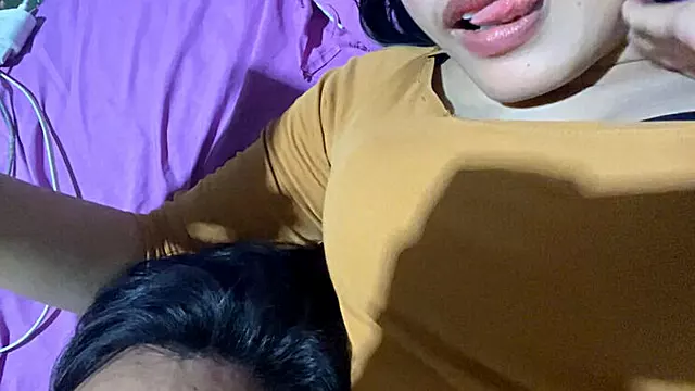 Amatör Olgun, Anne Meme, Göğüs Yalama, Bebek, Ass Okşama, Küçük Memeli, Yerli, Azgın Anne, Çıplak