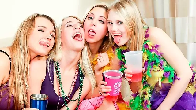 Velké Kozy A Péro, Hubene A Velke Pero, Výstřik A Prsa, Nelibi, Orál, Náctileté Přírodní, Oral Nactilete