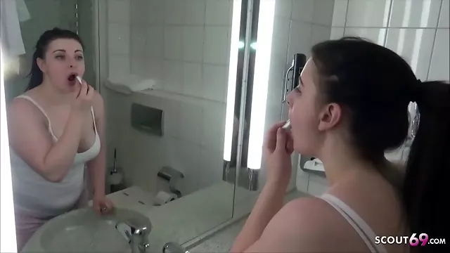 Milfer Sakso, Esmer Bebek, Esmer Milif, Milf Üvey Anne, Orta Yaslı Seksi Kadın, Güzel Göt Milf