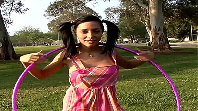 Morenas Vaqueras, Morena Tetas Pequeñas, Semen Entre Tetas, Semen En La Cara, No Quiero, Facial Publico