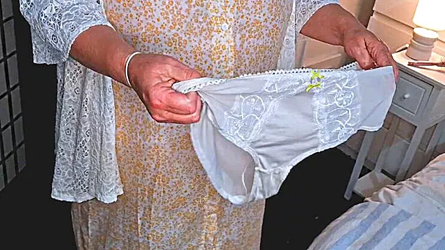 Amatør Moden, Amatør Milf, Granny Stor Pik, Bbw Stor Pik, Behåret Mor, Naturlig Bush, Naturlige Store Bryster