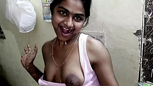 Bhabhi Makes Roti Alone, Devar s Hard Dick Drives Her Crazy She Sucks It Clean