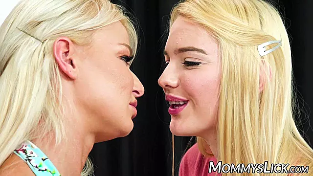 Buceta Na Bunda, Bunda Grande Na Cara, Milf Peituda Lesbian, Teens Loiras Lesbicas, Loirona Fodendo A Buceta