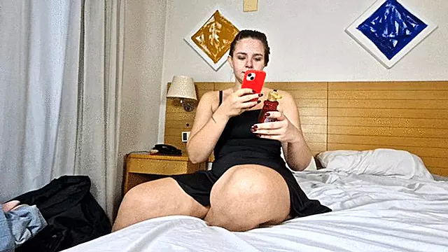 TWO HUGE BUTTS FUCKING GABRIELA'S FACE - BY BELLA CRUEL AND THAY FLORES - - FULL CLIP