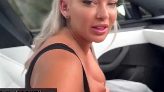 Cicemadhet, Tits Mëdha Boobs Milf, Publik, Mama Te Bukura Te Veshtira
