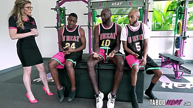 Basketball Team Motivated By 2 Dicks In One Chick Gr