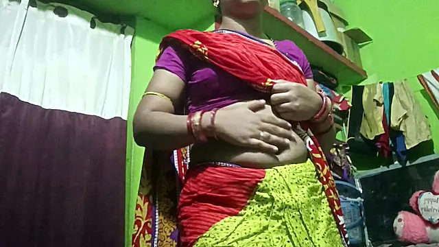Sagarika's sexy hair remover and self-pleasure session