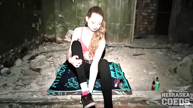 Teen Hracky, Mladá Blondýnka, Masturbace, Kozy, Malá Prsa, Hubený Teen, Amatérska Blondyna, Vychrtlý Blondýny Náctileté