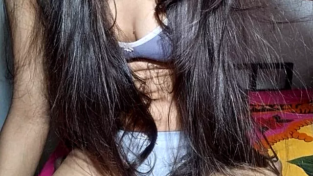 Wife Solo Showing Masterbating