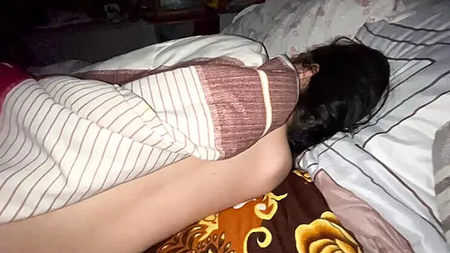 18 Godina, 18 Godina Tineđerca Se Sexsaju, Pusenje Kurca Amateri Brinete, Brineta Starije