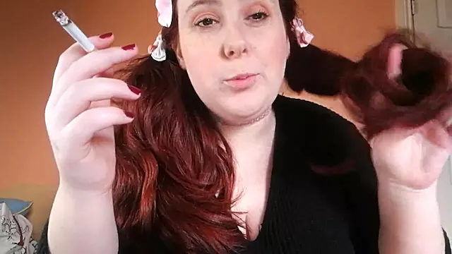 BBW Cutie Plays For You