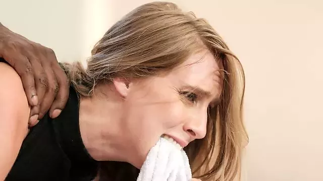Peitos Jovens, Oral Loira, Garganta Funda Interracial, Primeira Punheta, Loira Natural, Criancinha Teen