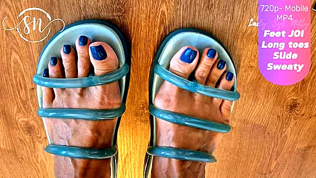 A JOI on sweaty feet in slide shoes. 720p - Mobile