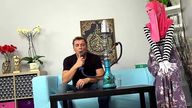 سکسی عربی, میلف عرب, عربی دهنی, سگس روی مبل کون گنده, دختر گاوچران, زنهای جاافتاده کون بزرگ