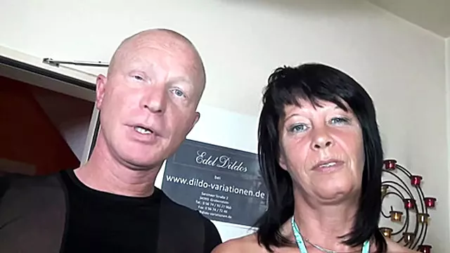 Cernosi A Blondyna, Cernosky Trojka, Zralé Blondýna, Vystriky Do Pusy, Cernovlasky Milfs, V Puse