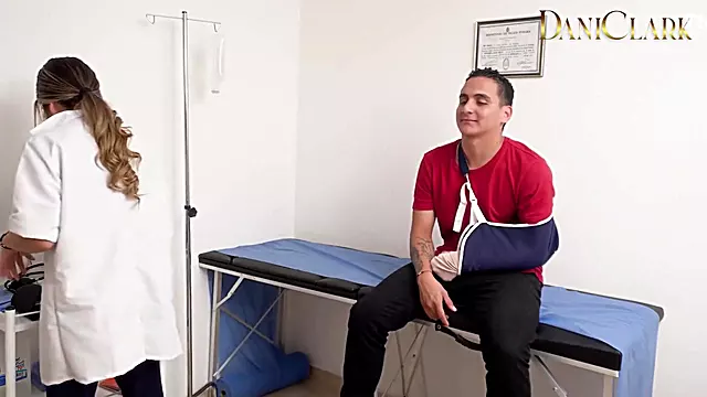 Adolescente Tetona Y Culona, Rubias Culonas Y Tetonas, Tetona Exteriores, Joven Tetona, Teen Ass Rubias