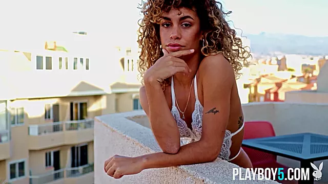 Tette Grandi Babe, Sensuale Tettone, Tette In Solitaria, Solo Girl, Tette Piccole Solitaria