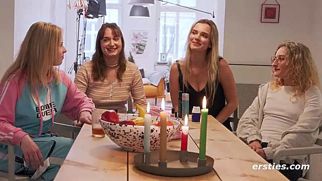 Grote Tieten Kont, Beffen Grote Tieten, Blond Orgie, Blond Met Tieten, Dubbele Dildo, Duits Voorbinddildo