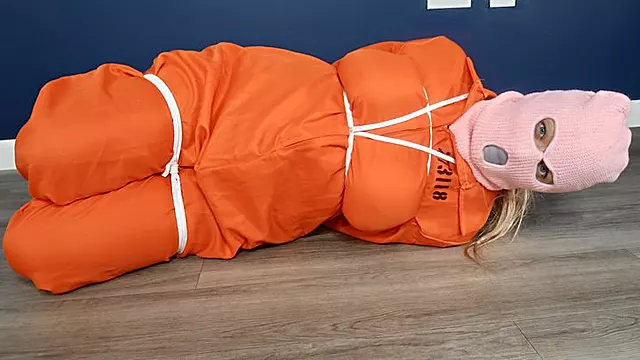 Fetisch Ball, Gefesselt Orgasmus, Kette In Votze, Lesben, Lesben Knebel, Lesben In Handschellen