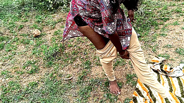 Hot Indian Maid Inba Laxi Ammu Outdoor Fucking Romance 4k