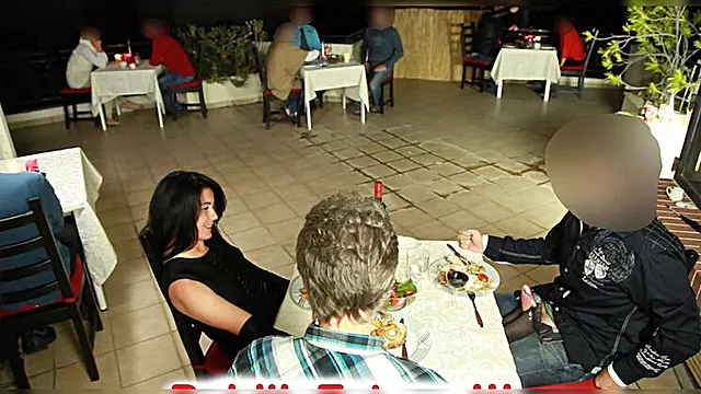 Kurac, Svrsavanje U Picku, Drkanje Stopalima, Javno, U Restoranu, Sisanje Sisa, Otima Se, Javno Drkanje