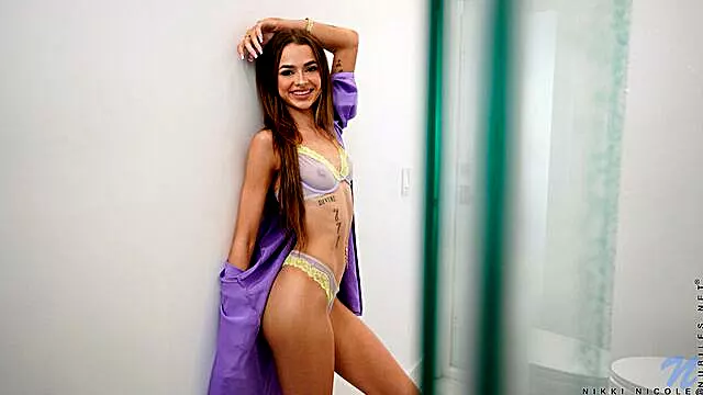 Strip Aficionada, Joven Dotado, Pene Largo, Garganta Profunda Adolescente, Masturbadas Con El Dedo
