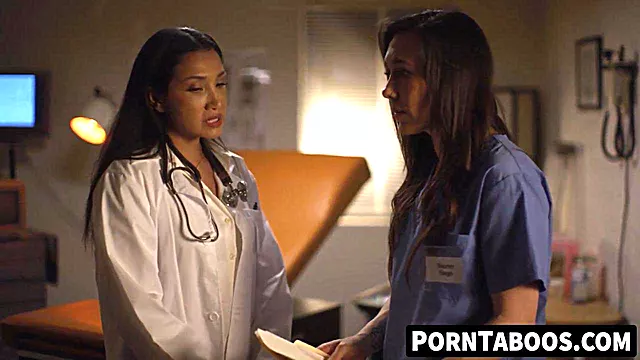 Brunettes น่าสนใจ, เลสเบี้ยนสวย, เอานิ้วเล่นหี, สาวใหญ่เลสเบี้ยน, Lesbian ธรรมชาติ, เลสเบียน สักลาย