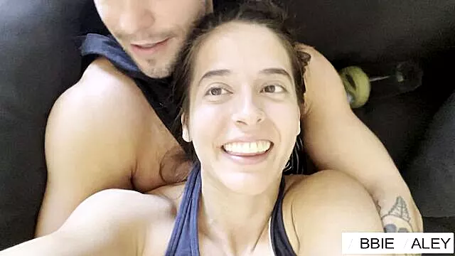 Beso Negro, Tetona Oral, Mamada Garganta, Masturbacion Pene, Doble Handjob, Pajeando En La Ducha