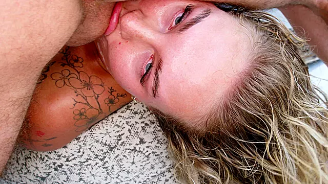 Výstřik Na Amatérku, Prvý Sex Amaterov, Amater Gangbang, Honění Amateři, Tetovani Amatérská