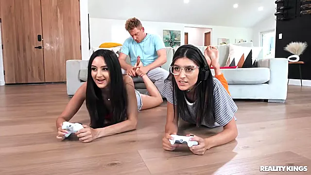 Krasne Brunetky, Obří Penisy, Velky Penis