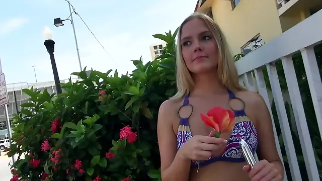 Bionda Pulcino Appena Scopato, Sola Con Vibratore, Solo Gnocca, Bionda Vibratore, Toy Solo