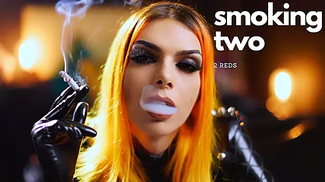 Fumando Cigarrillos, Dama Con Clase, Transexual Fetiche, Transcuero Látex Fumando, Travestis Latex