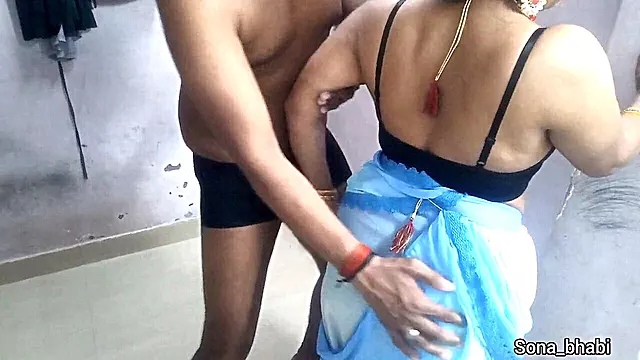 Indian bhabhi Sona_bhabi gets down in a hot saree for some steamy fun