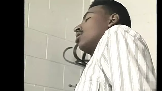Zenci Sakso, Milfer Sakso, Sınıfta Sakso, Bacağa Boşalmak, Vagina Cumshot, Zenci Sakso Bosalma