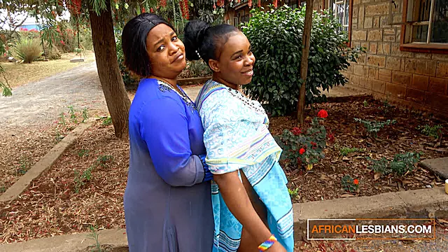 Afrika Milf, Dicke Titten Lesben, Milf Lesben, Hausfrau, Titten Und Arsch, Ehefrau Lesbisch