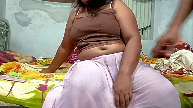 Stepbrother pummels his step-sister's pussy