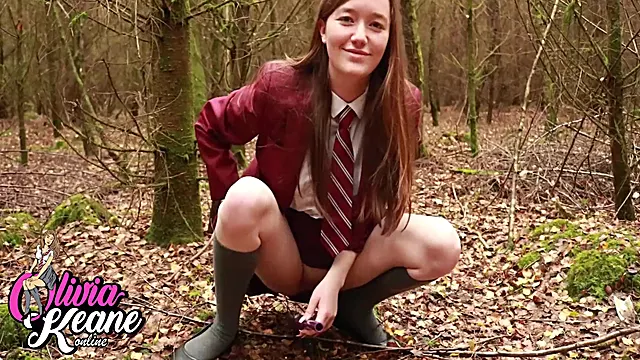 Výstřik Na Amatérku, Amatérka Solo, Mlade Amaterky, Chcani, Solo Žen, Čůrání V Přírodě, Outdoor Náctiletá