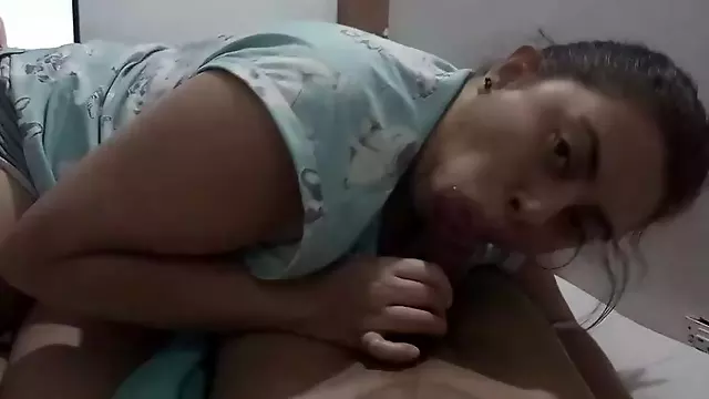 Mom gives her son from Santa Claus a rich morning blowjob and swallows his cum on New Years