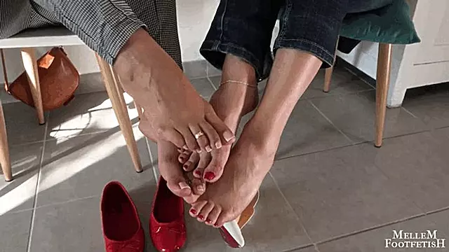 Dangle Feet, Arzt Füsse, Fuß Domina, Fussfetisch, Füße, Füße Lecken, Doctor Fetisch, Fetisch Domination