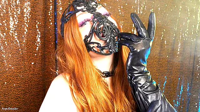 Latexhandschuhe, Latex Maske, Reife Latex Milf, Lederhandschuhe, Ledermaske, Milf Leder, Milf Handschuhe