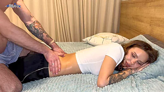 Anal stepmom gave the hottest XXX after a light massage!