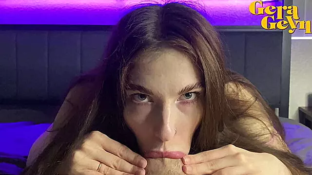Großer Weisser Schwanz, Curvy Titten Big, Titten Aufgehängt, Zu Groß, Freundin Kehle, Zu Groß Für Anal