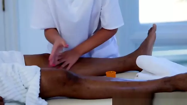 Mát Xa Teen, Trẻ Liếm Lồn, Trai Cu To Sục Cặc, Matxa Dương Vật, May Matxa, Sex Vắt Sữa Cặc Ông Young
