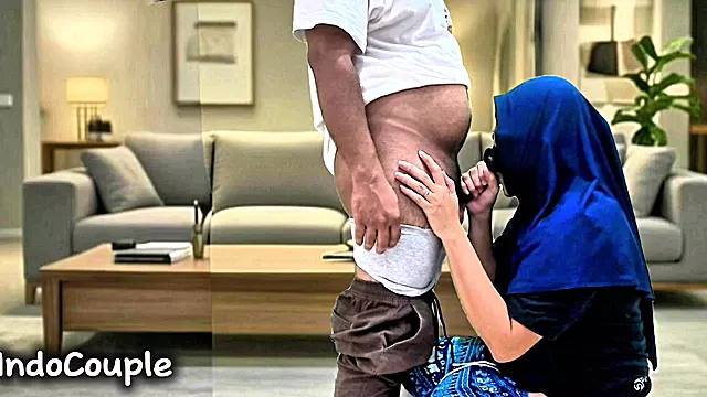 Amateurs Blow Job, Amateur Paar, Amateur Freunde, Amateur Zu Hause, Eigenen Schwanz Lutschen Mit Sperma