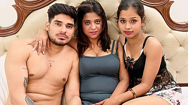 Beautiful Desi Indian Girl Hardcore Fuck Sex with Handsome Boy Video (srimoyee)