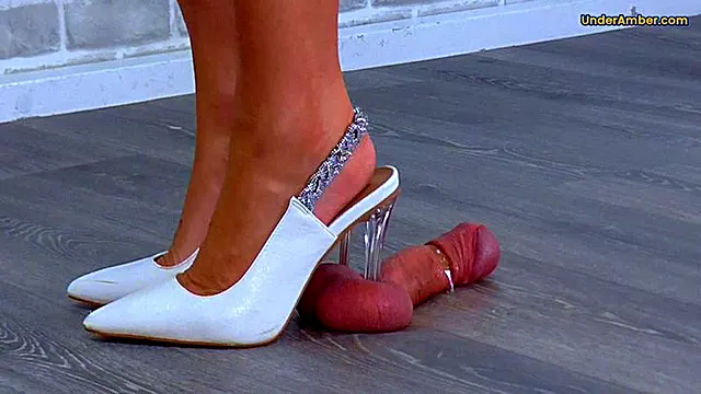 Trample Bold, Black Dominering, Sort Pik, Hæle I Pik, Feet Dominans, Kugle I Mund, High Heels Trampeling