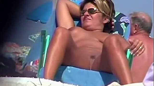 Con Thich Lon Me To, Nude Sex Bãi Biển, Tắm Biển Khỏa Thân, Me Nhat Nhieu Long, Khỏa Thân Nơi Công Cộng