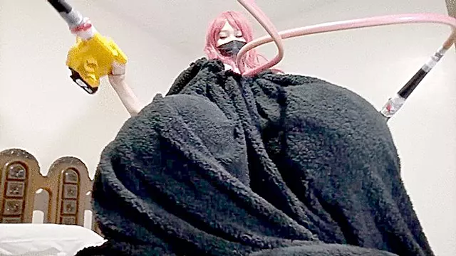 Skaczace Cycki Naturalne, Duze Naturalne Piersi, Cycate Pokojówki, Bisex, Podskakujace Cycki
