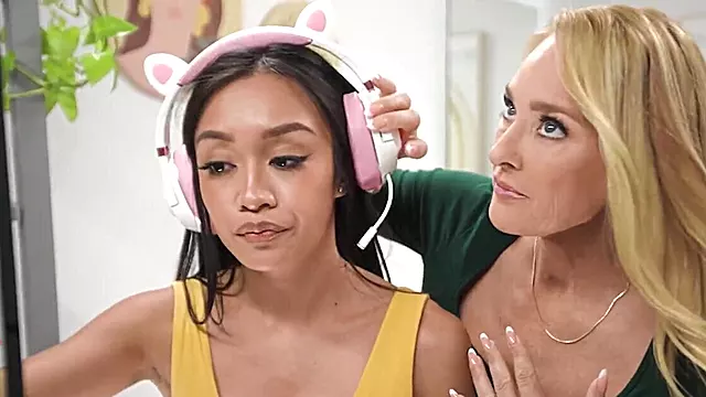 หญิงเอเชีย, เอเชีย นิ้ว ช้วยตัวเอง, สาวใหญ่เลสเบี้ยน, เลียสเบี้ยน, เลสเบี้ยนหีชนหี, นิววิด เลีย ใช้นิ้ว